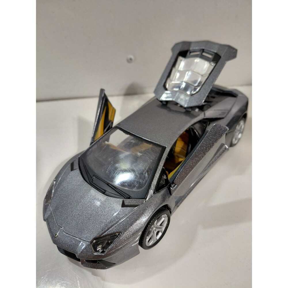 Maisto Die Cast 1/24 Lamborghini Aventador LP700-4 Supercar (Missing Mirrors) - Picture 6 of 8